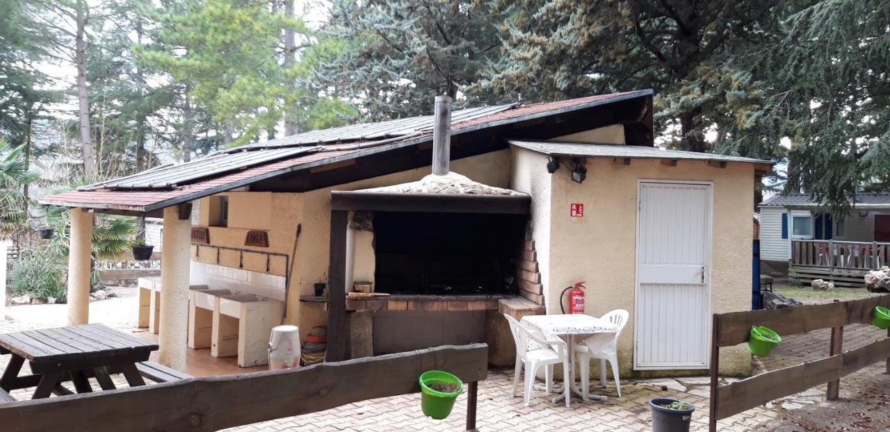 Camping La Source Sournia Exterior foto